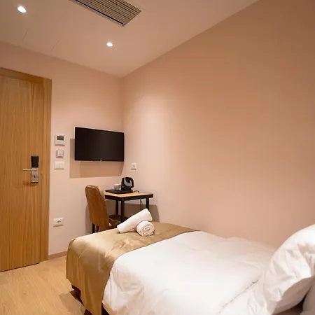 Boutique Jera Inn *